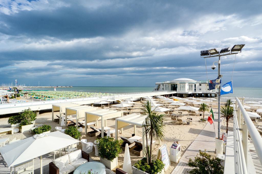 Terrazza Marconi Hotel&Spamarine Сенигалия Екстериор снимка
