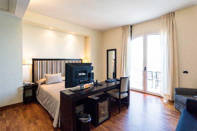 Terrazza Marconi Hotel&Spamarine Сенигалия Екстериор снимка