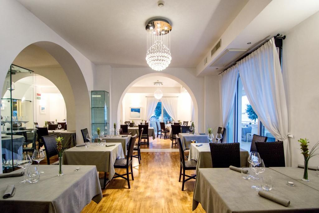 Terrazza Marconi Hotel&Spamarine Сенигалия Екстериор снимка