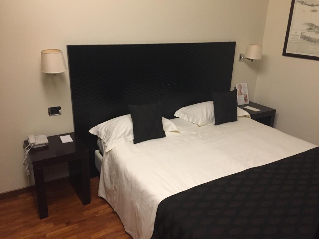 Terrazza Marconi Hotel&Spamarine Сенигалия Екстериор снимка