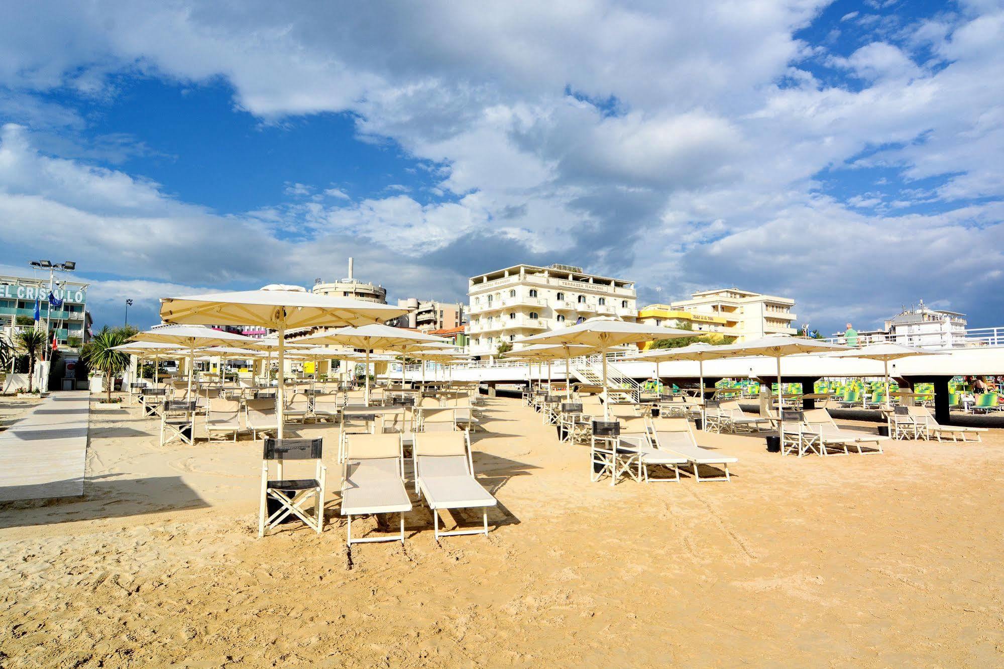 Terrazza Marconi Hotel&Spamarine Сенигалия Екстериор снимка