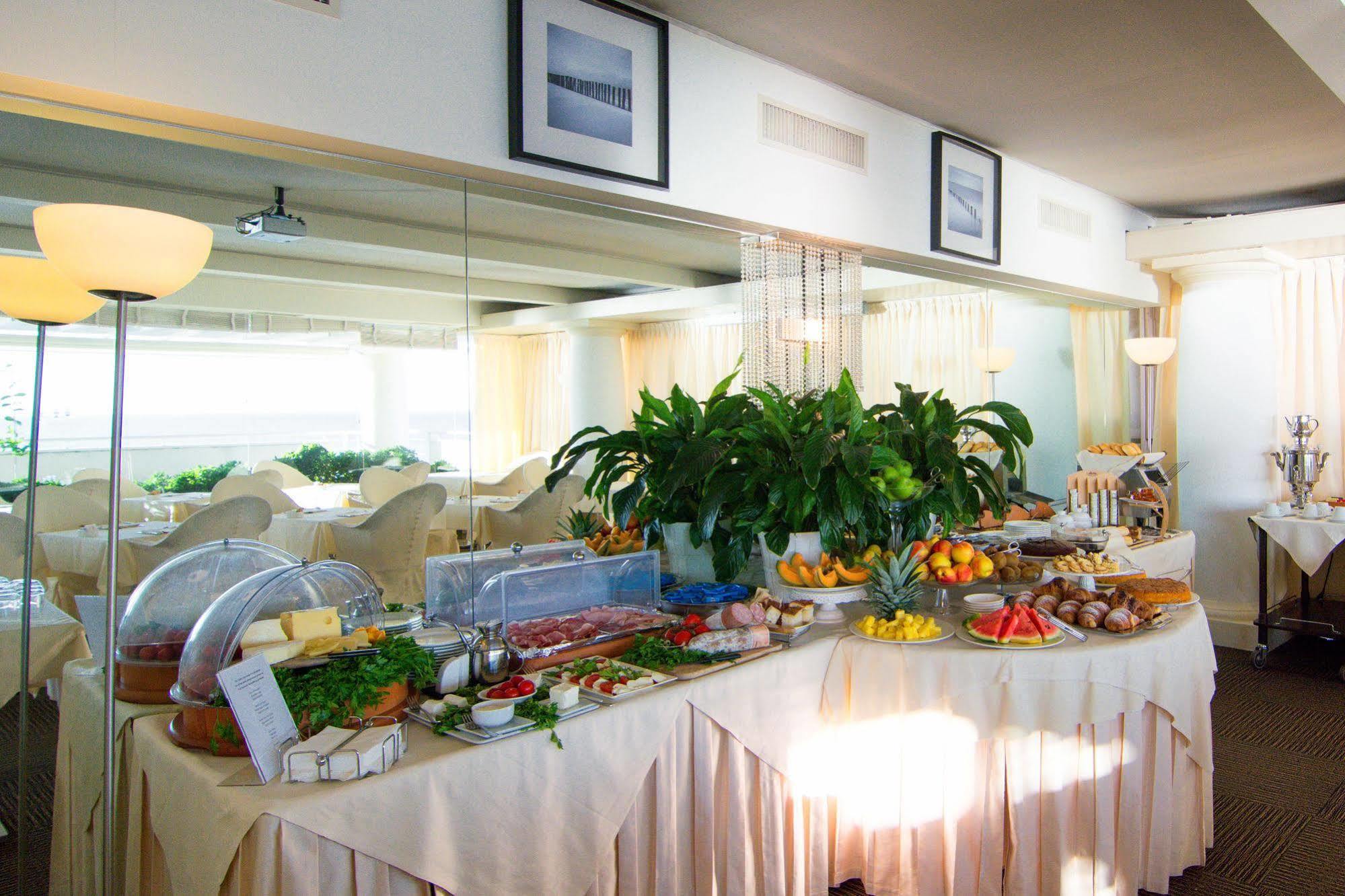 Terrazza Marconi Hotel&Spamarine Сенигалия Екстериор снимка