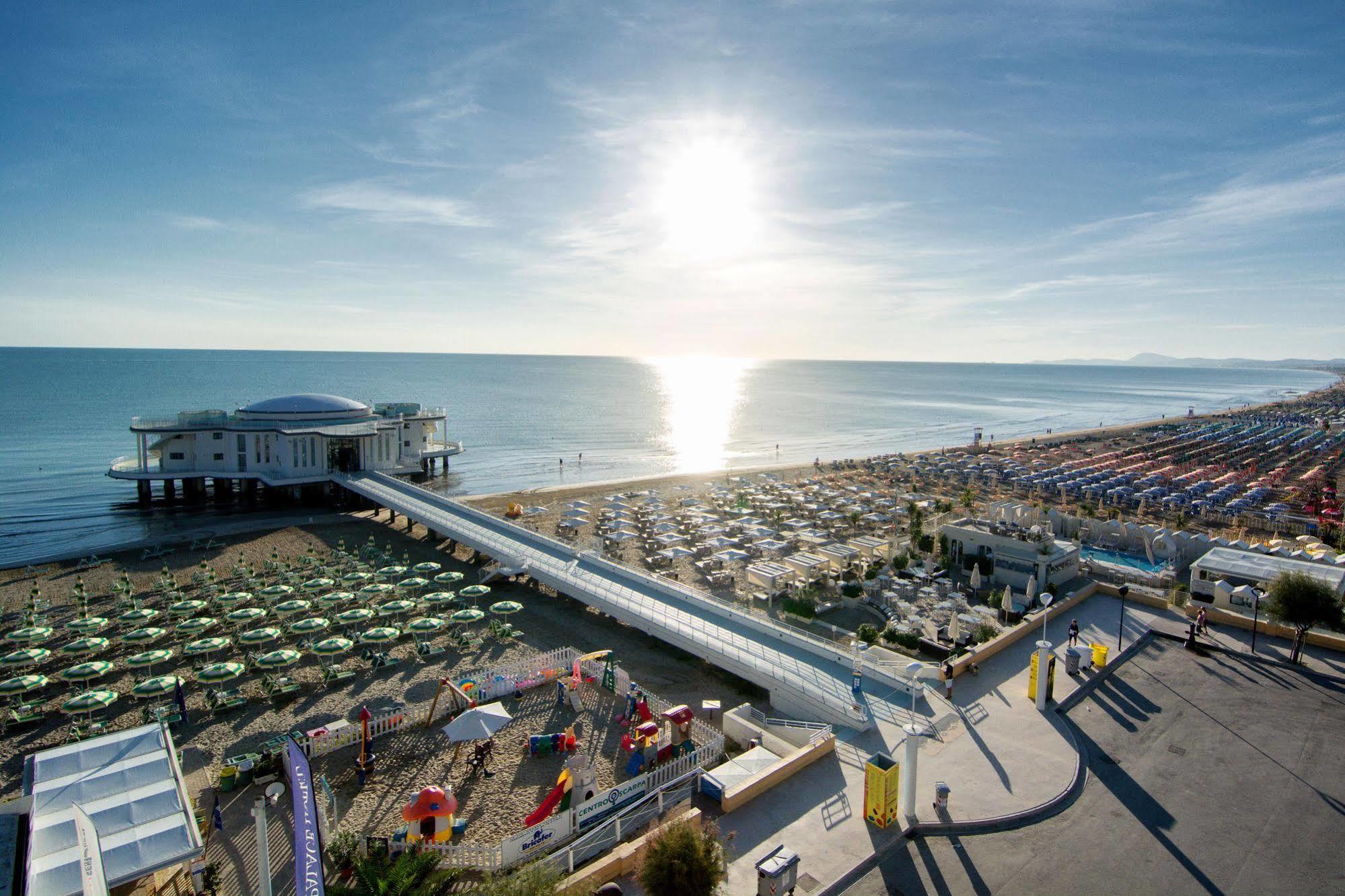 Terrazza Marconi Hotel&Spamarine Сенигалия Екстериор снимка