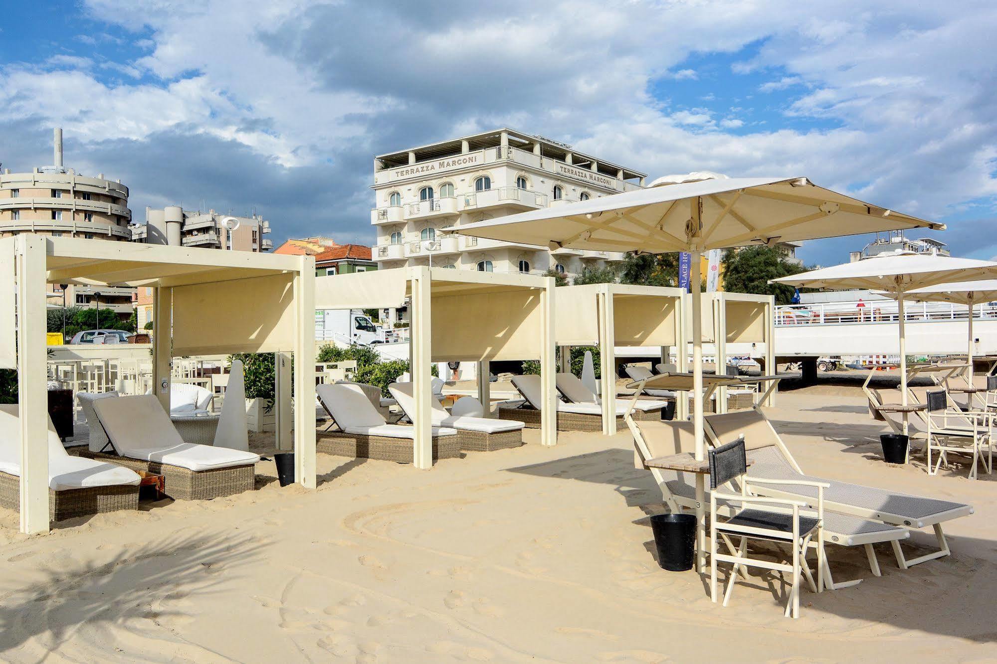 Terrazza Marconi Hotel&Spamarine Сенигалия Екстериор снимка