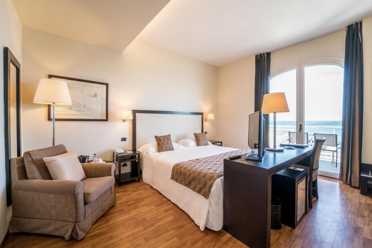 Terrazza Marconi Hotel&Spamarine Сенигалия Екстериор снимка