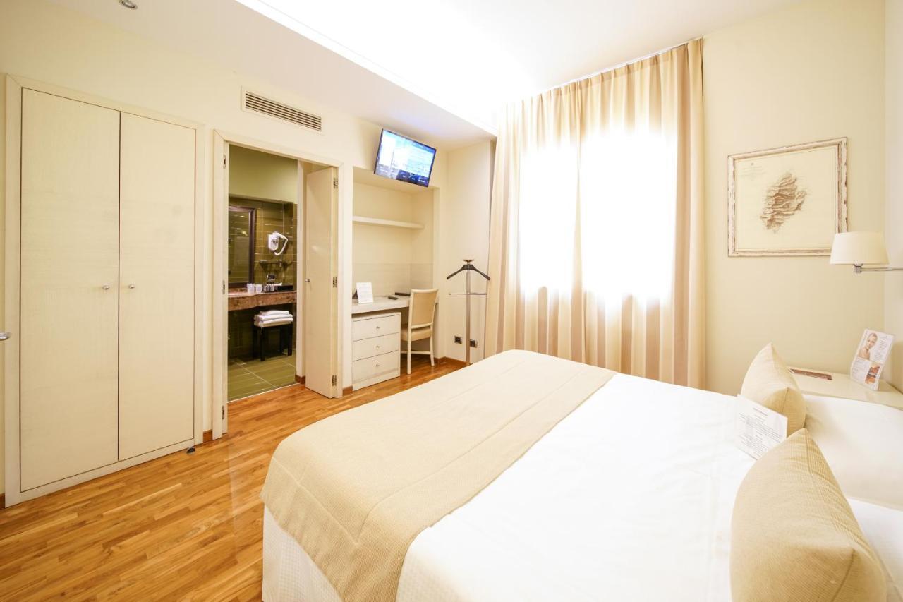 Terrazza Marconi Hotel&Spamarine Сенигалия Екстериор снимка