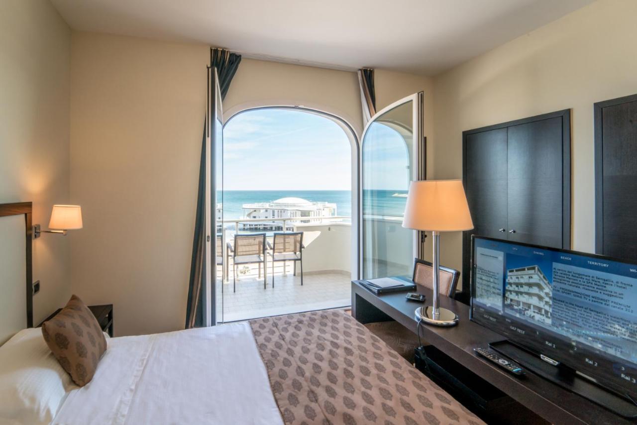 Terrazza Marconi Hotel&Spamarine Сенигалия Екстериор снимка